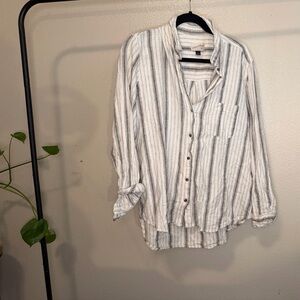 Universal Thread Striped Button-Up Shirt - White and Gray
